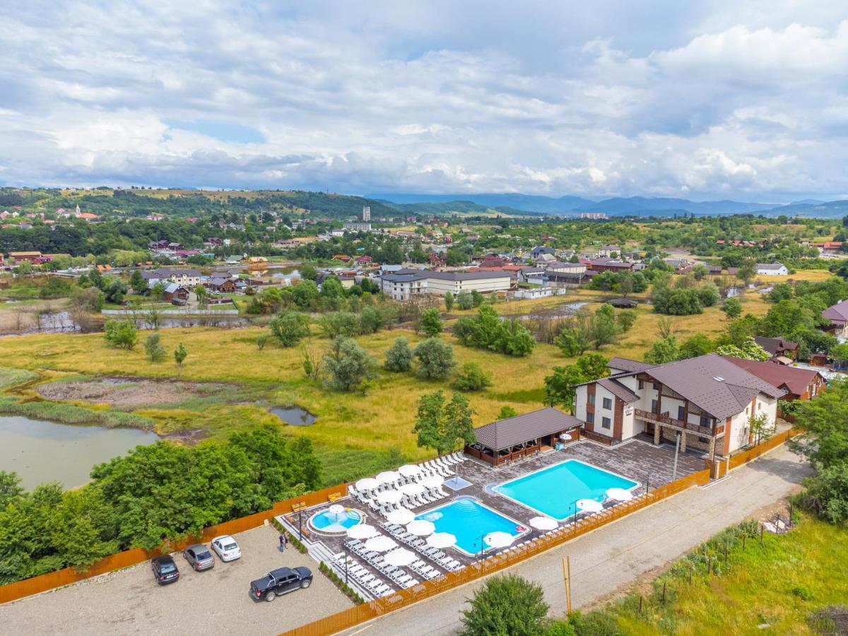 Sofion Hotel&Resort Solotvyno Exteriör bild
