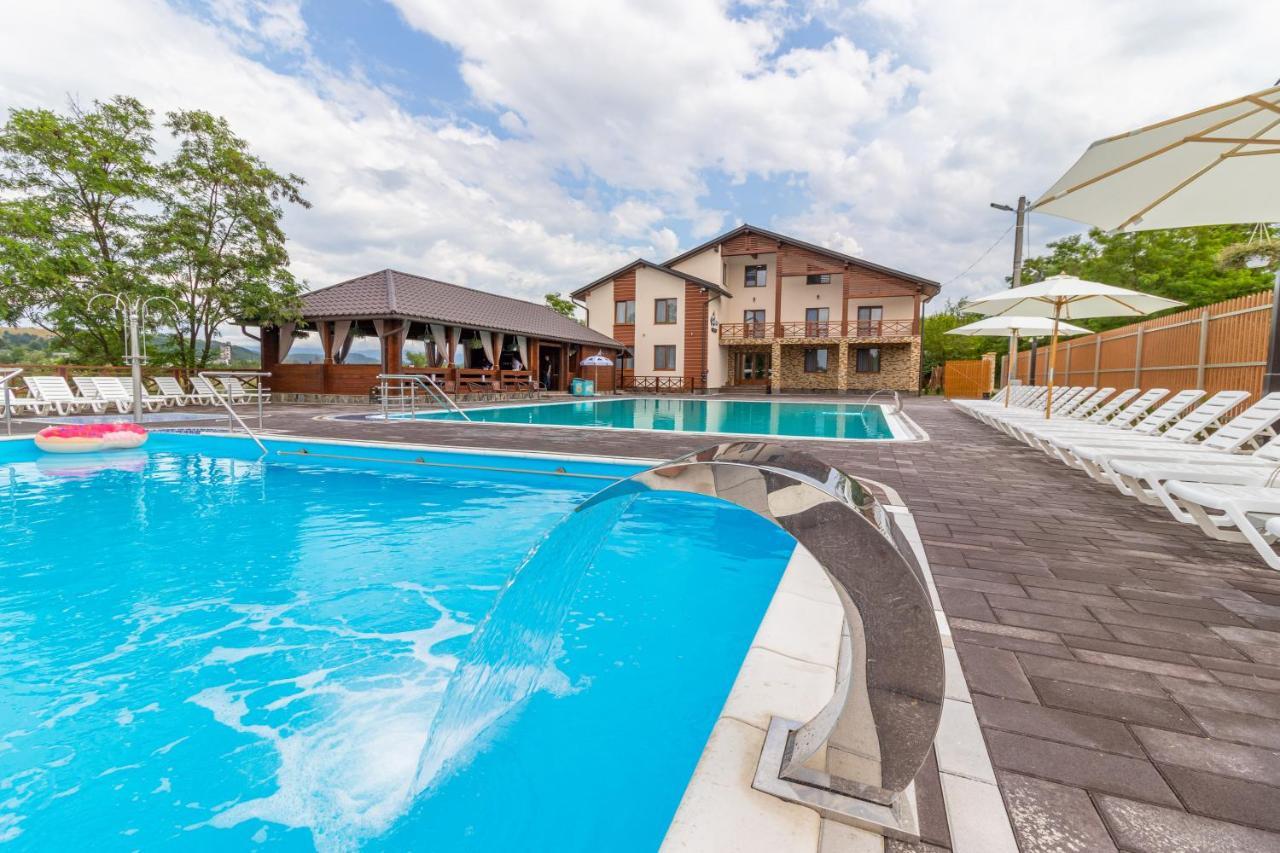 Sofion Hotel&Resort Solotvyno Exteriör bild