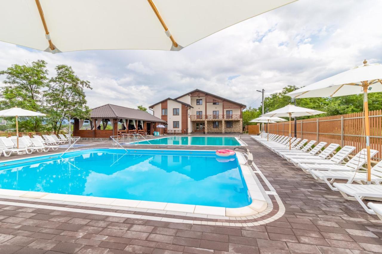 Sofion Hotel&Resort Solotvyno Exteriör bild